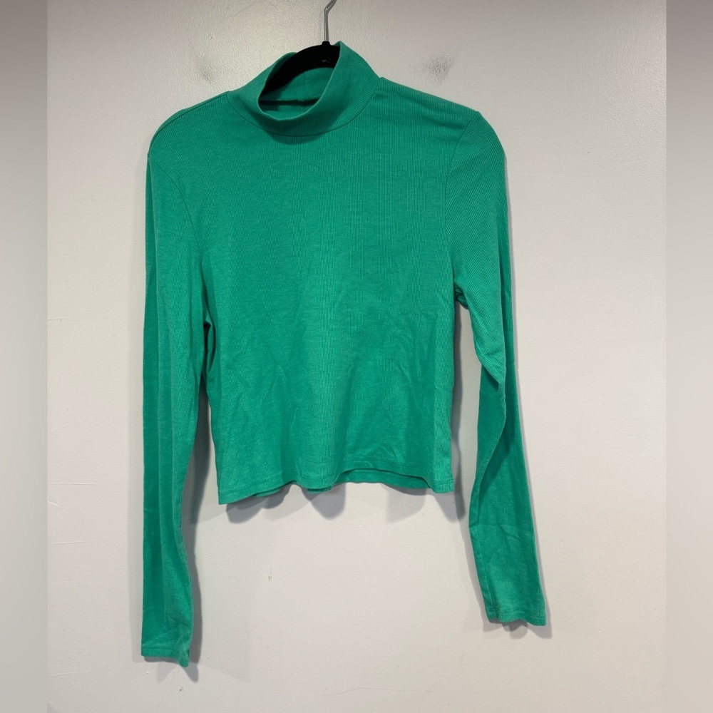 Green ribbed American Eagle mock neck crop long sleeve worn once